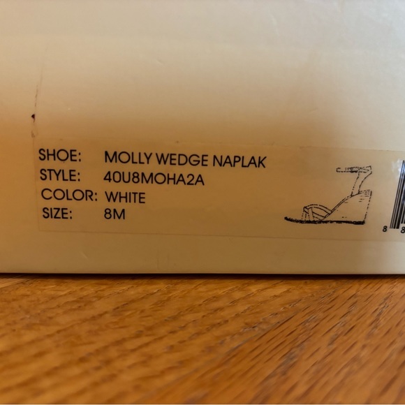 MICHAEL Kors White Molly Naplak
Wedge Sandals size 8 - Picture 4 of 7